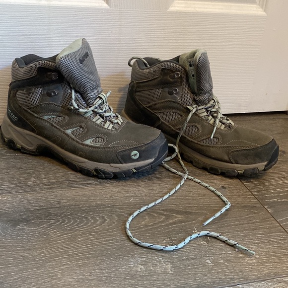 Hiking Trail Boots - Picture 2 of 4